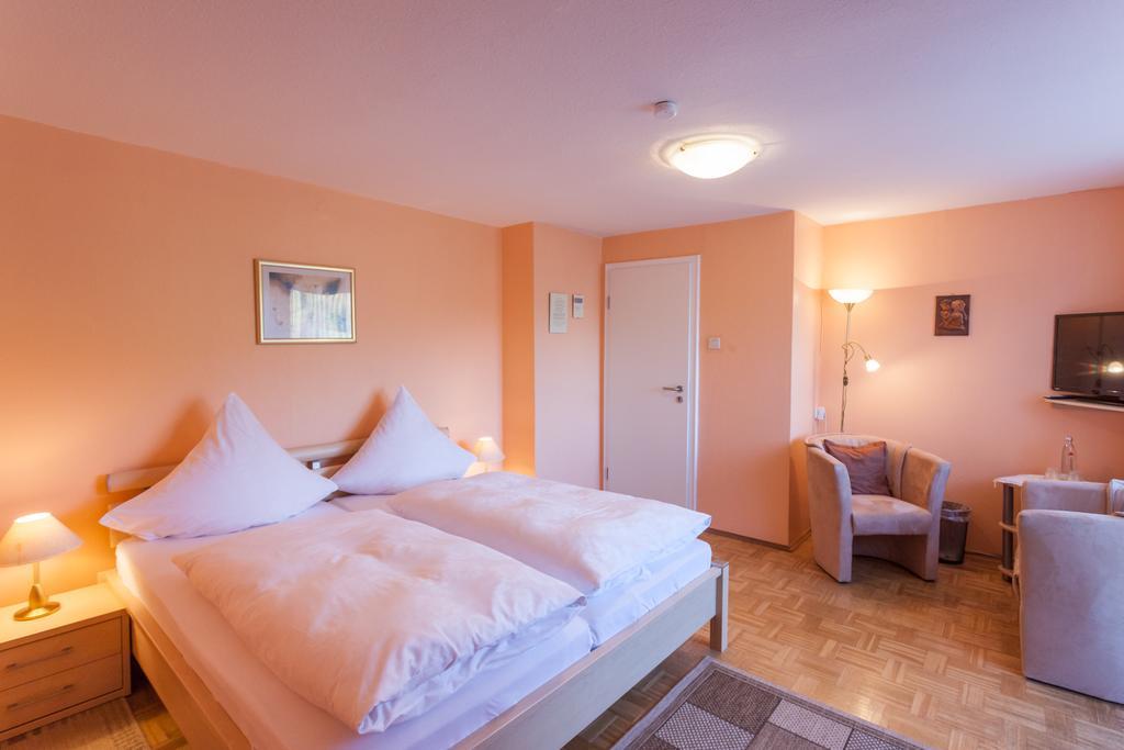 Hotel Haus Kesper-Brunen Willingen  Pokoj fotografie