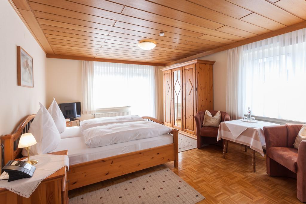Hotel Haus Kesper-Brunen Willingen  Pokoj fotografie